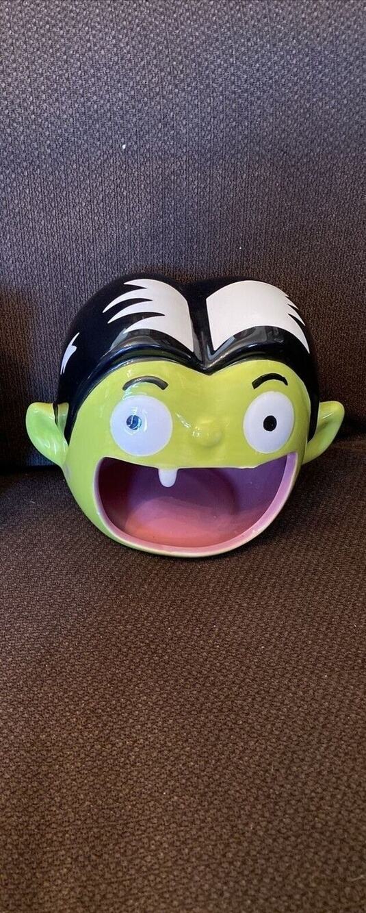 One HALLOWEEN CERAMIC VAMPIRE MONSTER OPEN MOUTH CANDY BOWL DISH